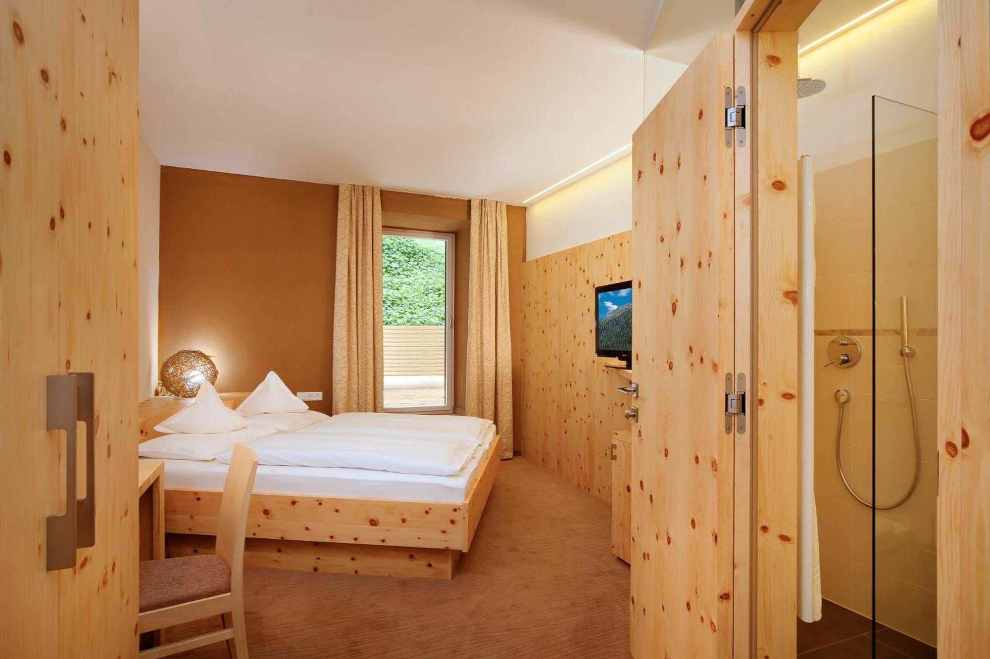 Hotel Madatsch Трафои Экстерьер фото