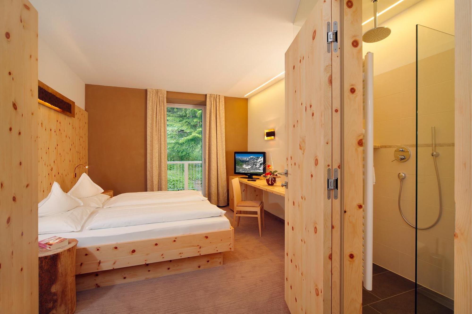 Hotel Madatsch Трафои Экстерьер фото