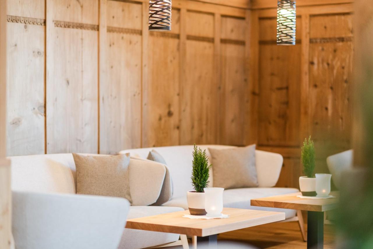 Hotel Madatsch Трафои Экстерьер фото