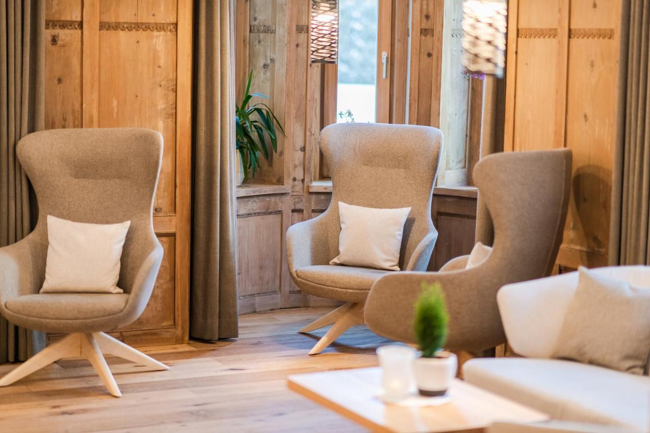 Hotel Madatsch Трафои Экстерьер фото